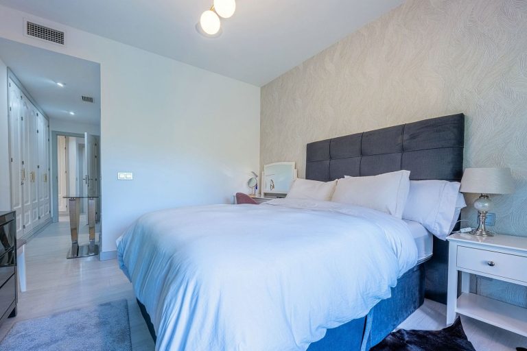 08f46b7ec223d4a97174a222d9ff1a60 - 16