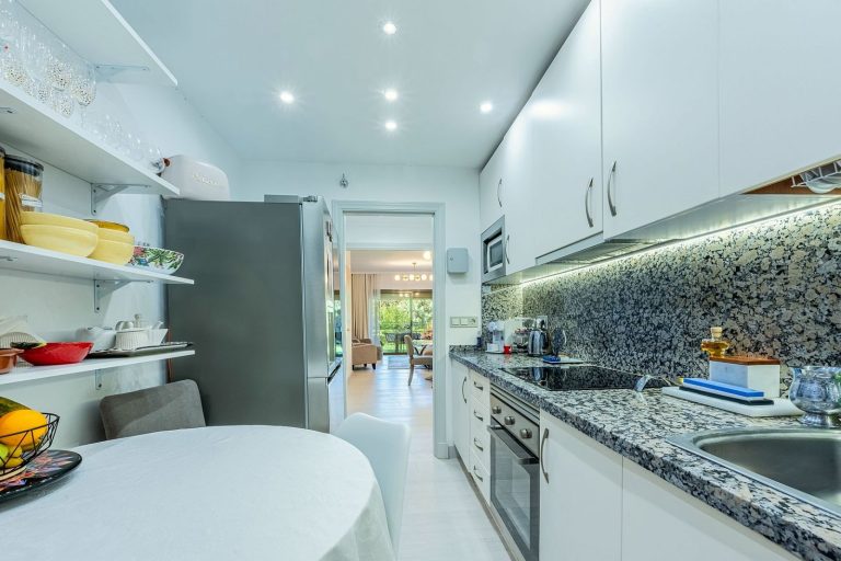 08f46b7ec223d4a97174a222d9ff1a60 - 6