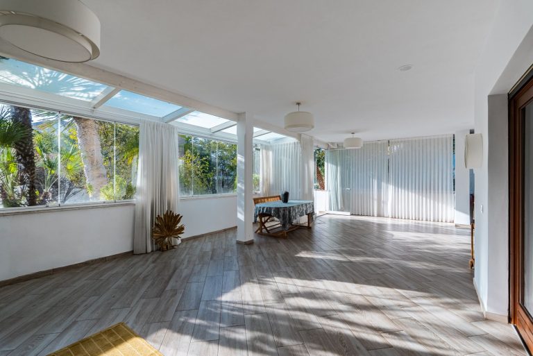 09013294c280c6c0f107f18aeefdac71 - 11