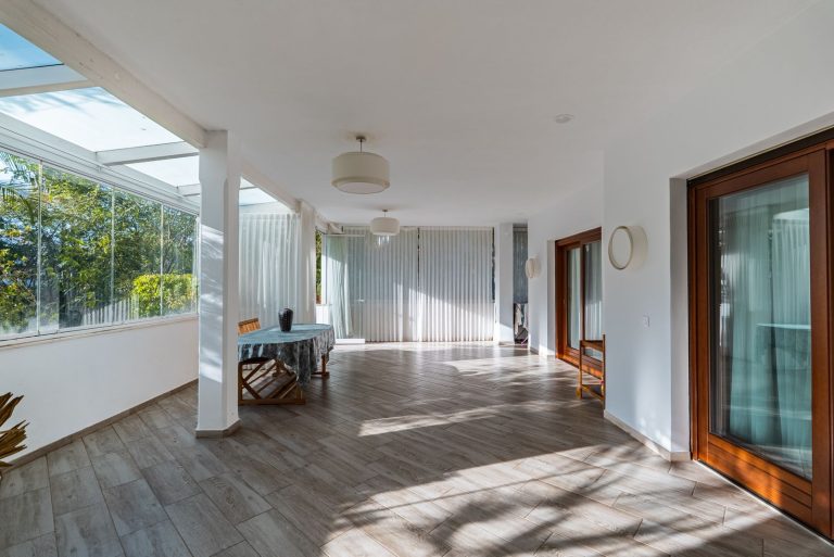 09013294c280c6c0f107f18aeefdac71 - 12