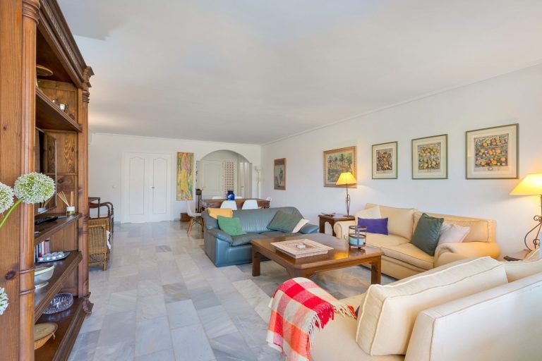 09aaf61f58be98141412b93c91b8fe70 - 10