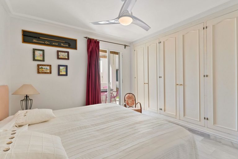 09aaf61f58be98141412b93c91b8fe70 - 11