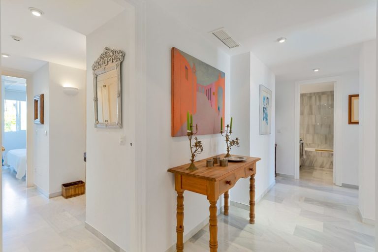 09aaf61f58be98141412b93c91b8fe70 - 13