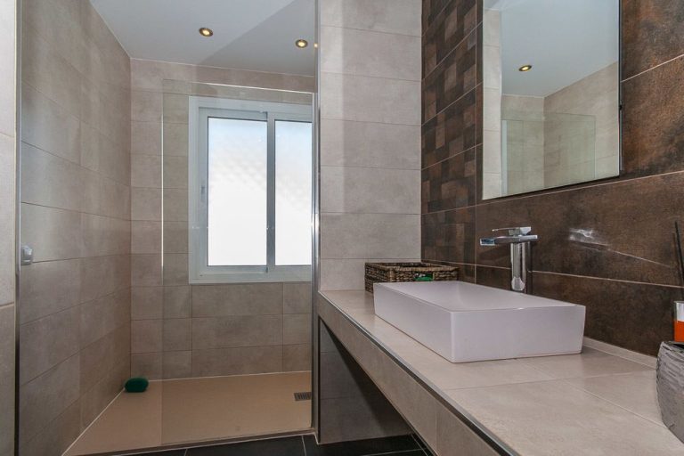 0d22e32c4885bb88c6653dd70fdac702 - 11