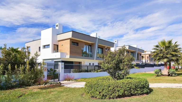 0d6909db156d6e42d7d7b53489be00c0 - 2