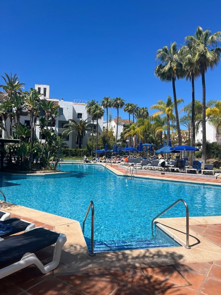 0f2e1b124b4456bb5872be987a858517 - 1