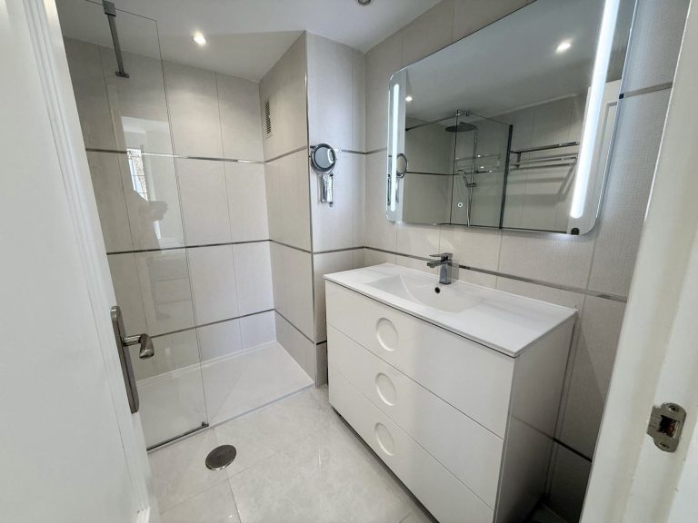 0f2e1b124b4456bb5872be987a858517 - 12