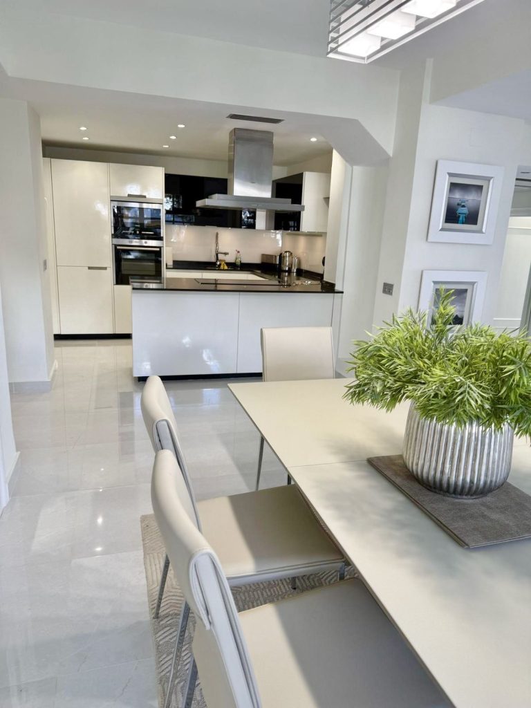 0f2e1b124b4456bb5872be987a858517 - 4