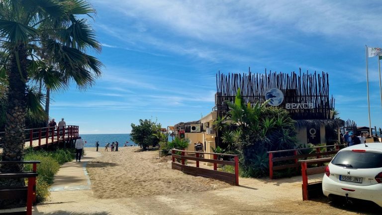 10b0fc8c879e4a9aa12f18fc7f29807d - 11