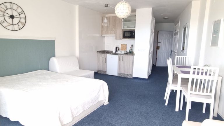 10b0fc8c879e4a9aa12f18fc7f29807d - 6