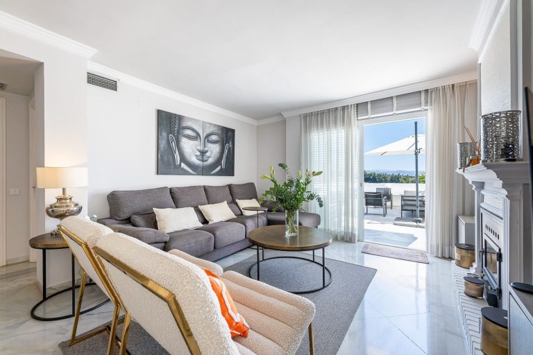 126704abdd1dee05a1b63cf4418f9e01 - 7