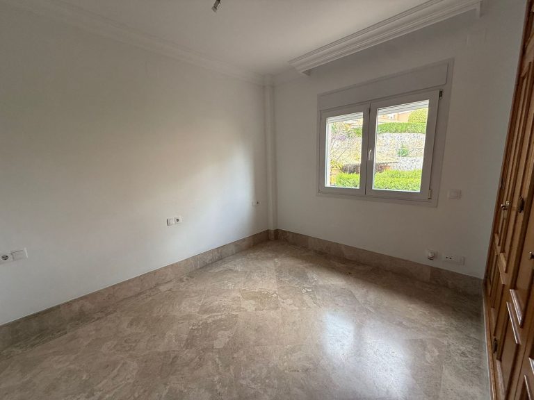 130e11bd20039c576be3c47a32b92bcd - 10