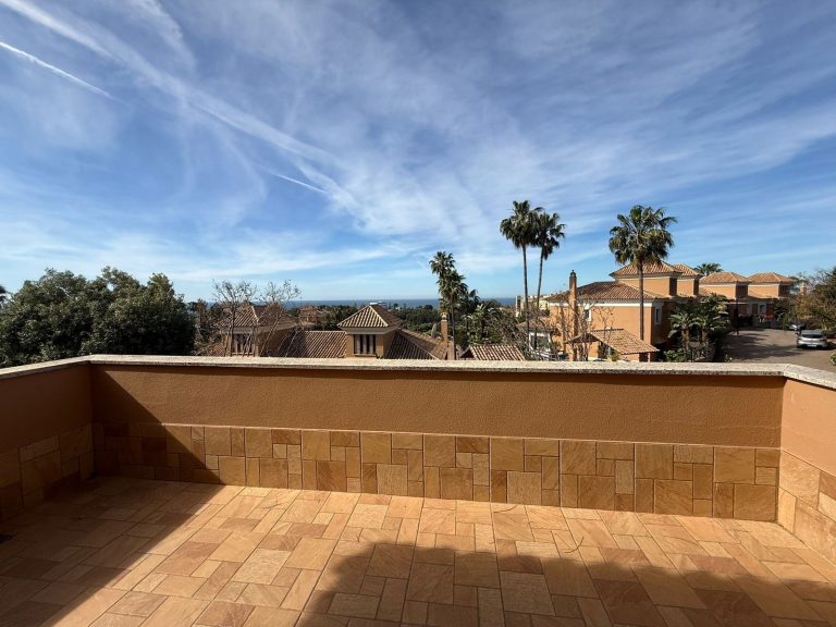 130e11bd20039c576be3c47a32b92bcd - 16