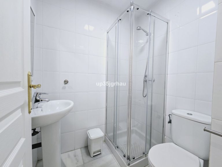 1592b1647c5b1b512d69f86adaf3d202 - 16