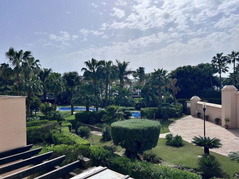 16199d11fb6d5daa83abc51b70f18231 - 1