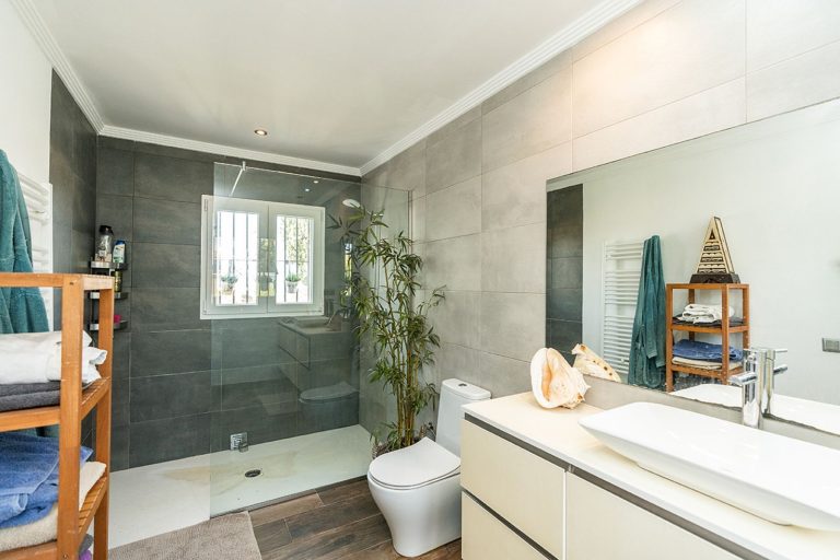 177b81eac3f072c4e4bee501326f9ac3 - 15