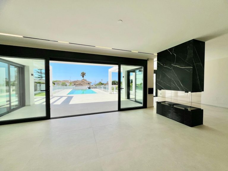 1ab045e7d94d24008f28d32267ed94a5 - 12