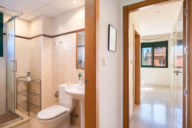 1c3faf89b53a53273919a730ff7e43be - 10