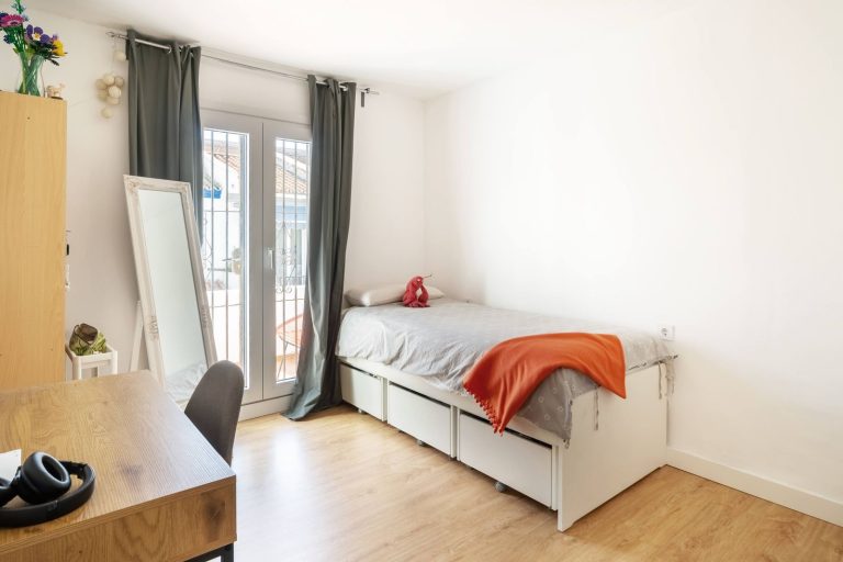 1d3b39fa987b17d71c2bbaa068ca94e8 - 7