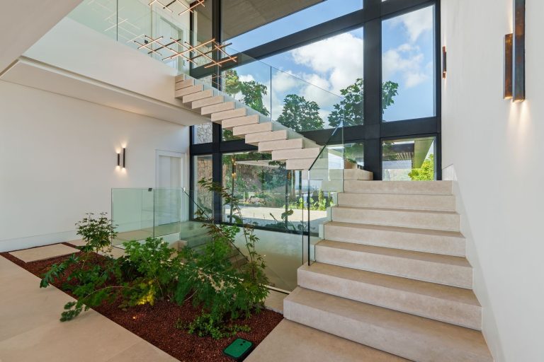 1e8c922c6eff3c29311772e1207309f8 - 13