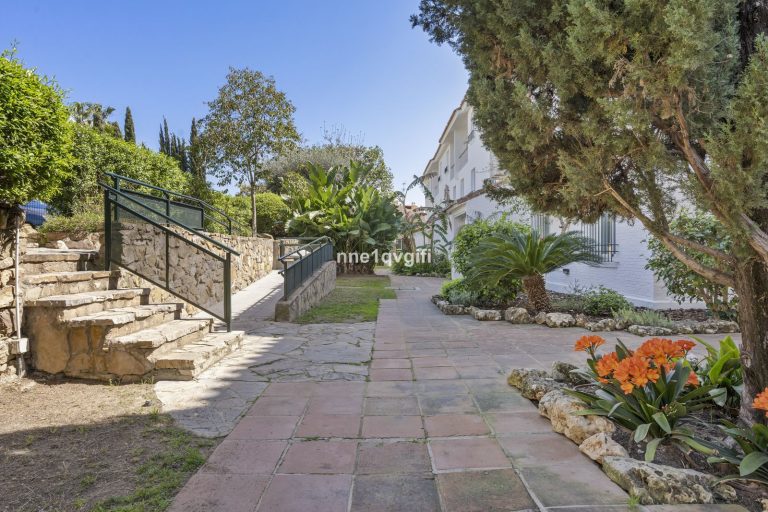 1f6c695a558a0a8fd4b7cdd28efdc909 - 15