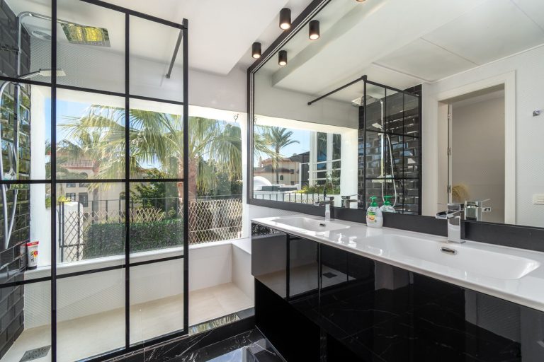 1fec4a75d907a434eb00dd92bc93031e - 3