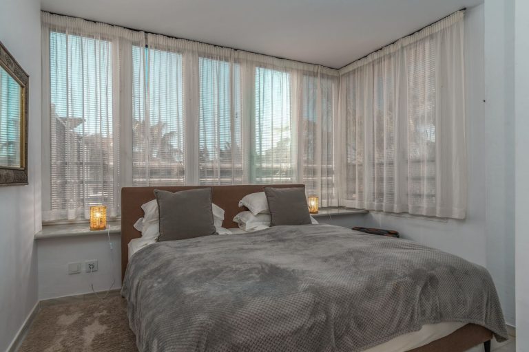 1fec4a75d907a434eb00dd92bc93031e - 4