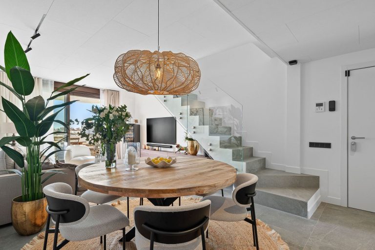 21d6c79a37254a427090b3010b664f85 - 4