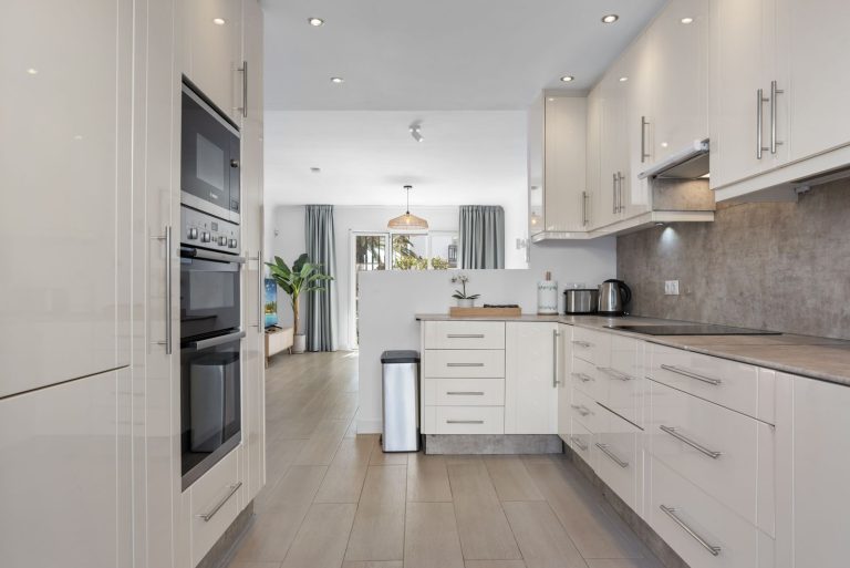 2285f22d434d8f766c6c8eb1260fdd9c - 12