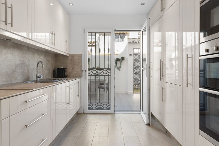 2285f22d434d8f766c6c8eb1260fdd9c - 13