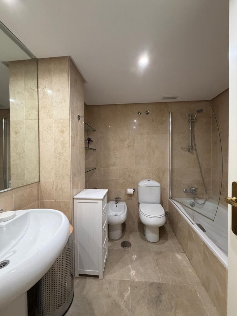 2557ac66b87ccecec8f77f195c841687 - 12