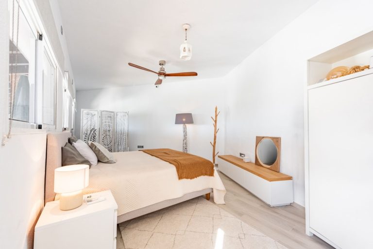 274e92a85caf505993a0189db9779c4e - 16