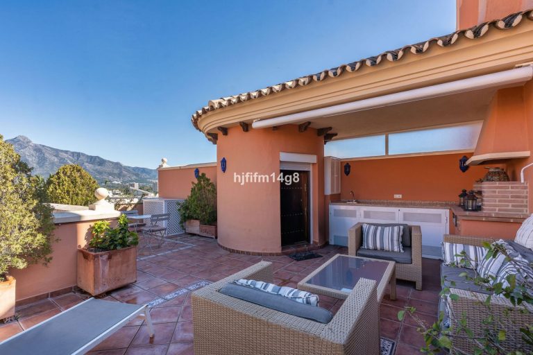 27761f84f158647c2ecffb5647976c1a - 1