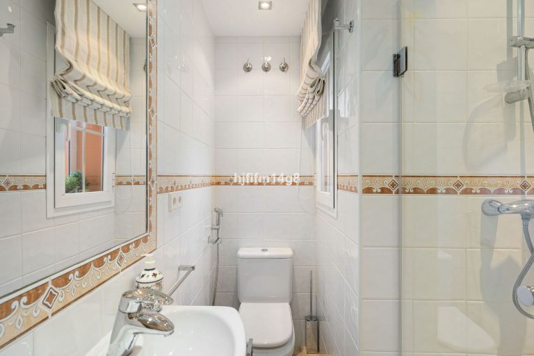 27761f84f158647c2ecffb5647976c1a - 14