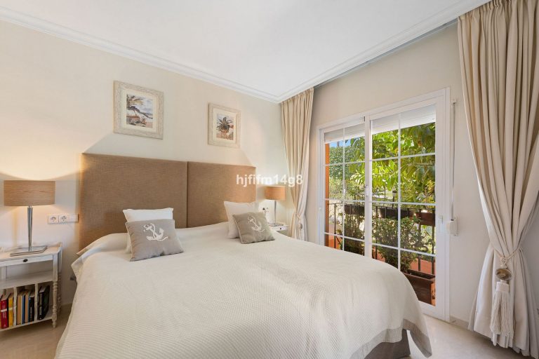 27761f84f158647c2ecffb5647976c1a - 15