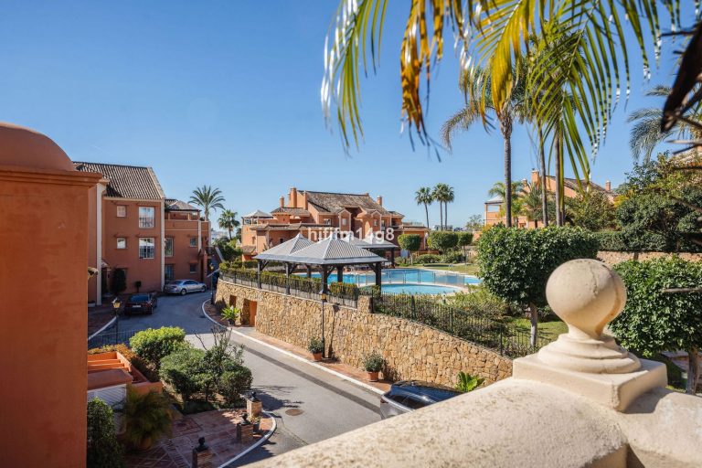 27761f84f158647c2ecffb5647976c1a - 2