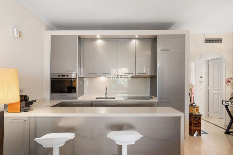 27761f84f158647c2ecffb5647976c1a - 8