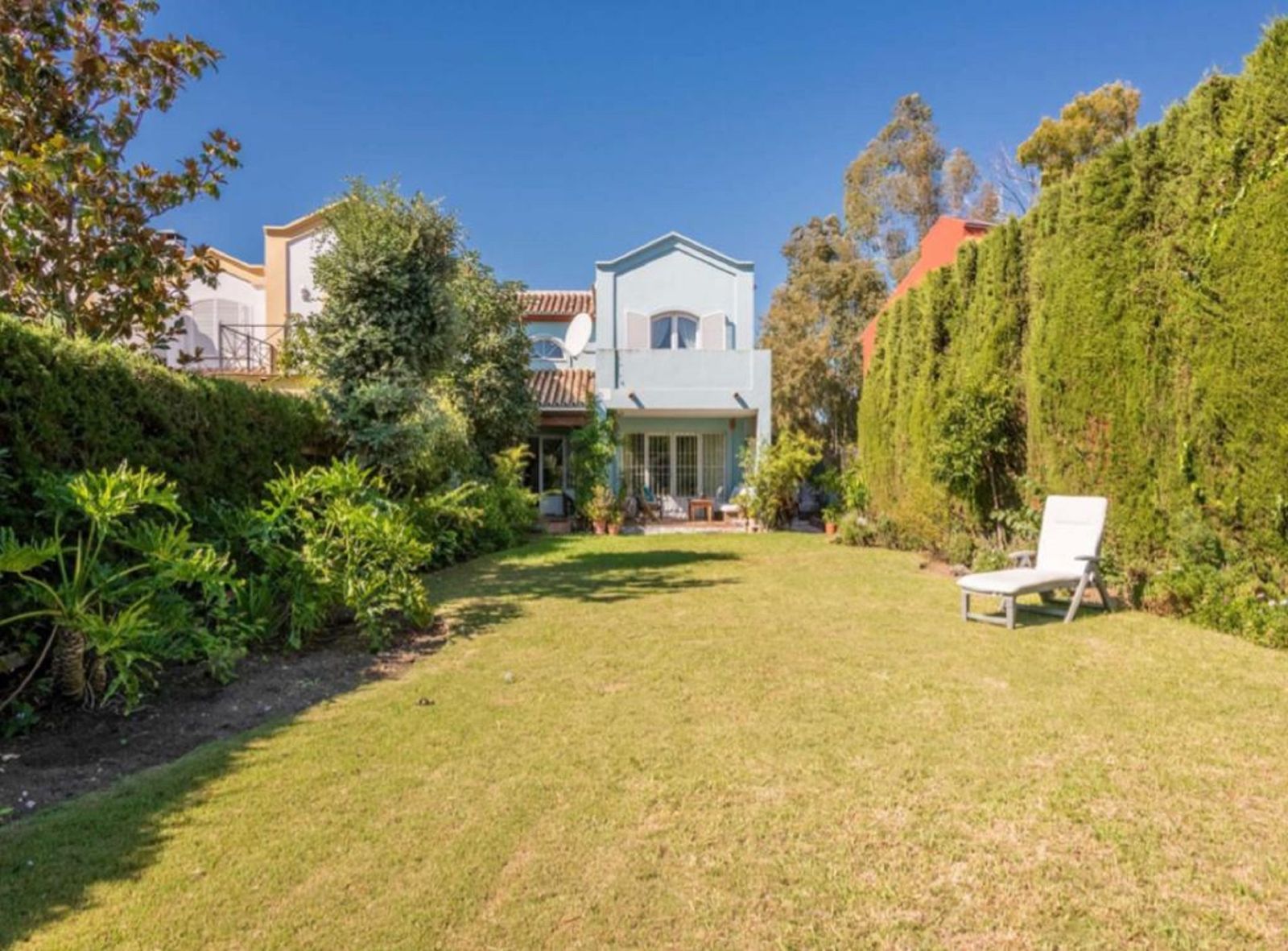 2993ebd65ff56fdc147b9578832b78bc - 1