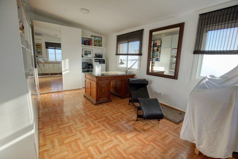 2a53a8a9c5f7459099c0c0bd2c1db743 - 7