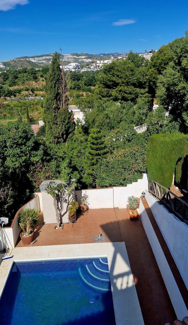 2b0e7a352877944bf94ba0c1662926c5 - 15