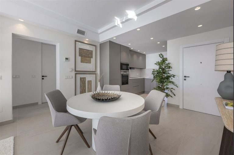 2b4ac5a5f98973bc9eabb070918b67bf - 3