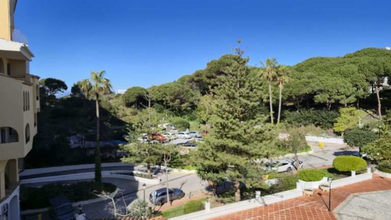 2bee53ce2ad982248320ecbd59b4f4b5 - 2