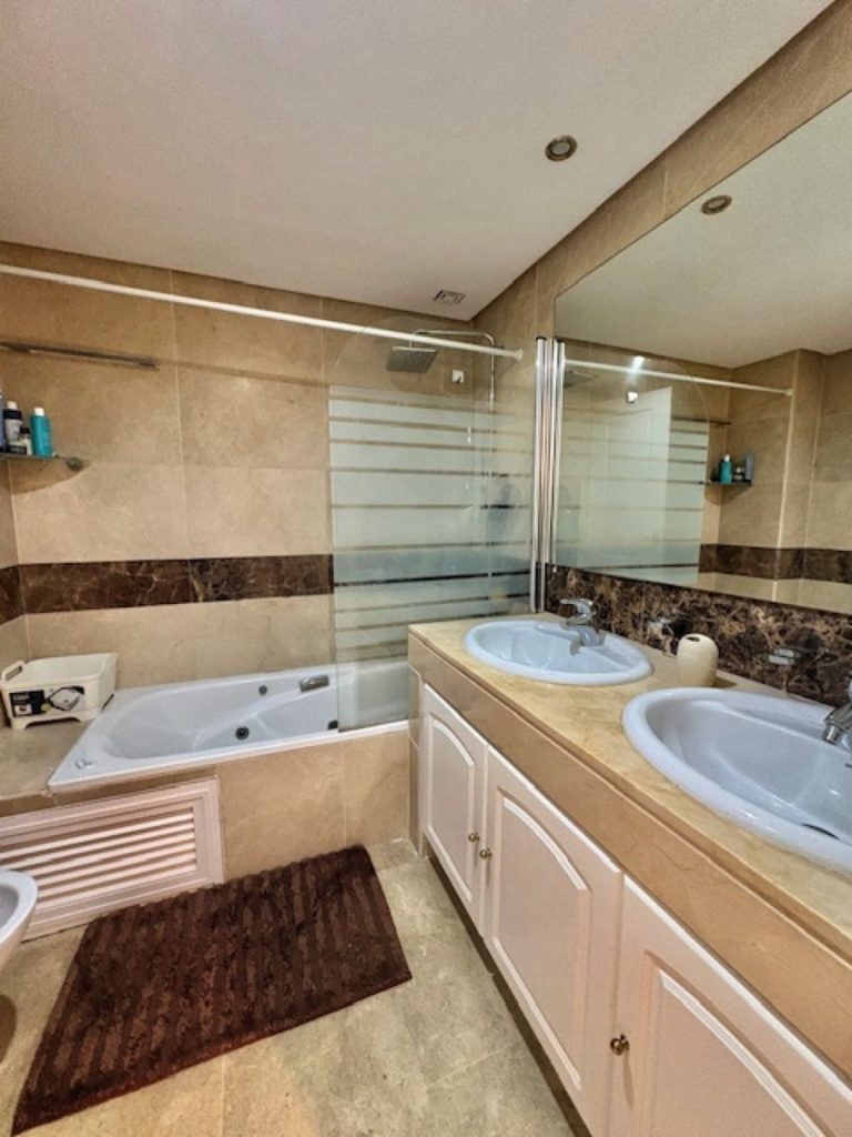 2c6630cda413bd2e446b6acf6a003e34 - 15