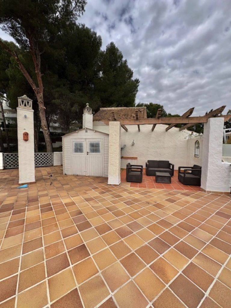 2c6630cda413bd2e446b6acf6a003e34 - 2