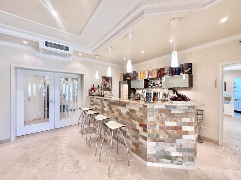 2e8a3d8cac153174778e6d154f591b49 - 10