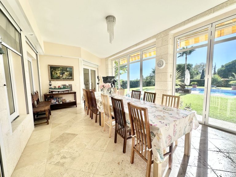 2e8a3d8cac153174778e6d154f591b49 - 14