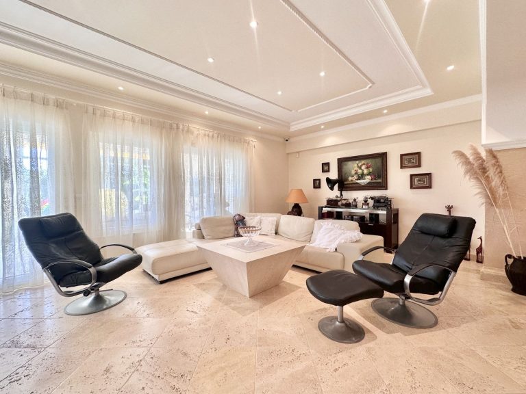 2e8a3d8cac153174778e6d154f591b49 - 5