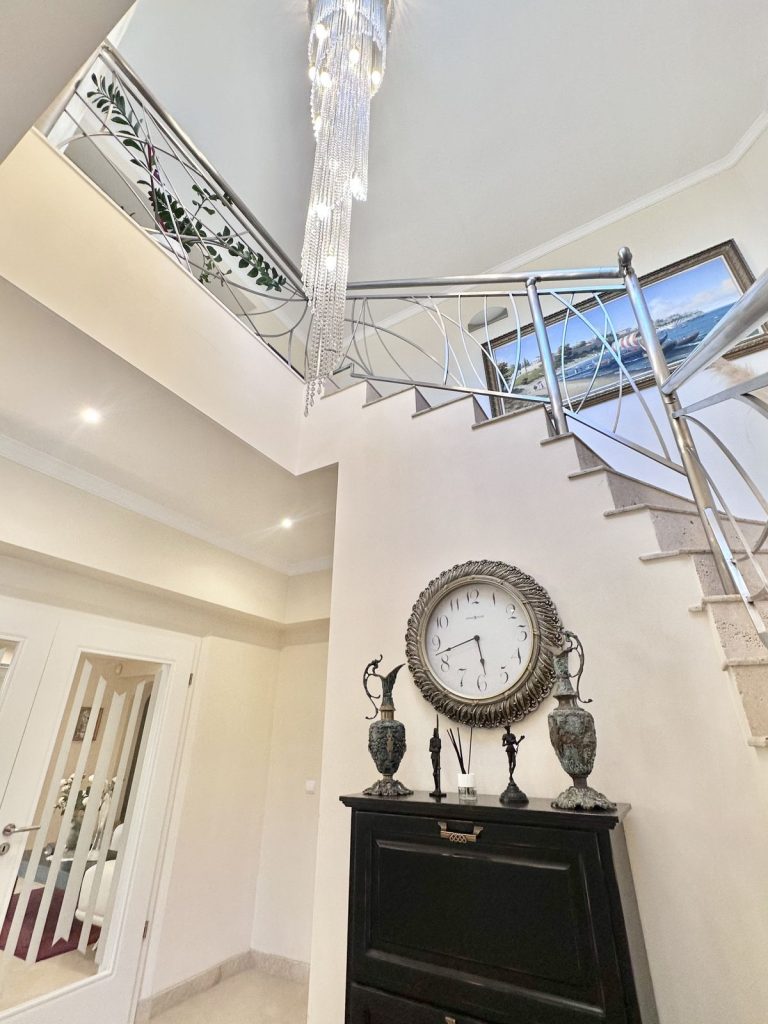 2e8a3d8cac153174778e6d154f591b49 - 9