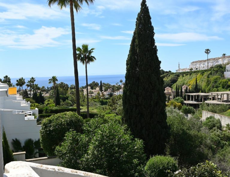 2e8cee8084482425590e5b6cc7cbbce5 - 1