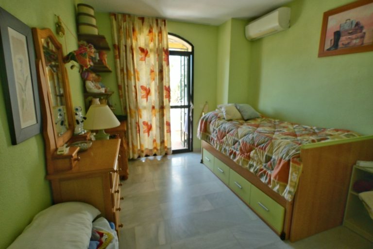 2e8cee8084482425590e5b6cc7cbbce5 - 12